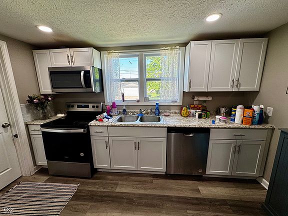 5th image of 213 Maple St
