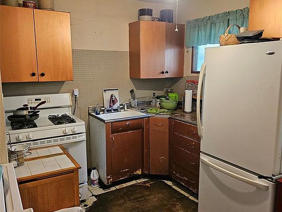 4th image of 59 Lillian Dr