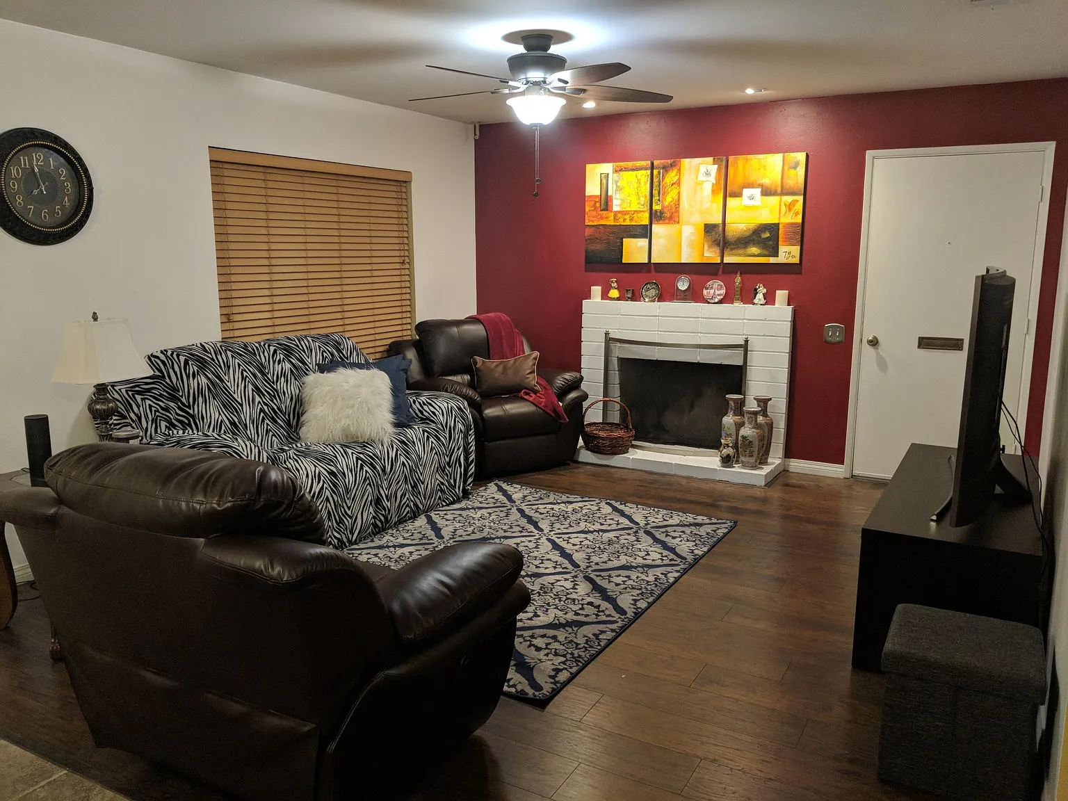 8840 Flanders Dr — Photo 2