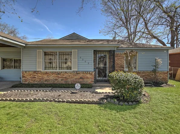 9309 Cathedral Dr, Houston, TX 77051