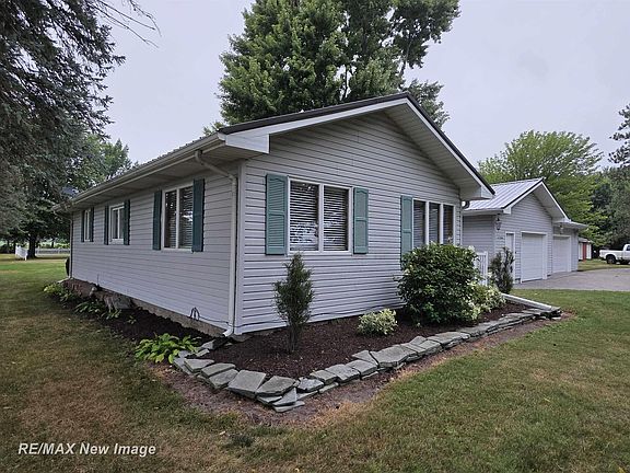 3rd image of 11904 Peet Rd