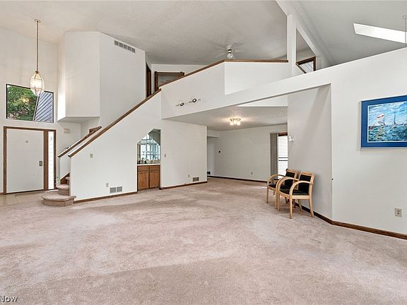 3rd image of 68 Starboard Cir
