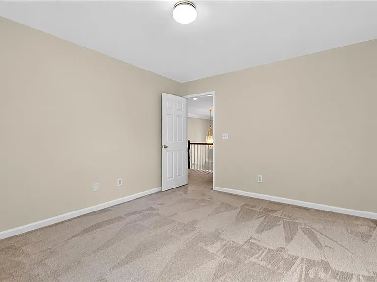 2311 Ravinia Ct NE — Photo 29