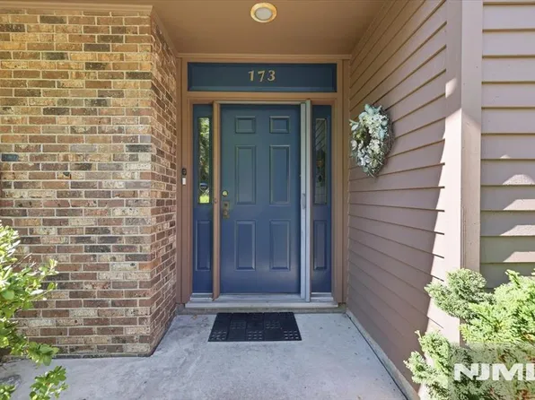 173 Winchester Court #173E, Twp of Washington, NJ 07676