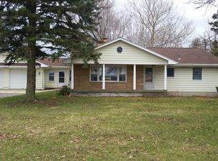 1281 N Emerald Grove Rd, Janesville, WI 53546