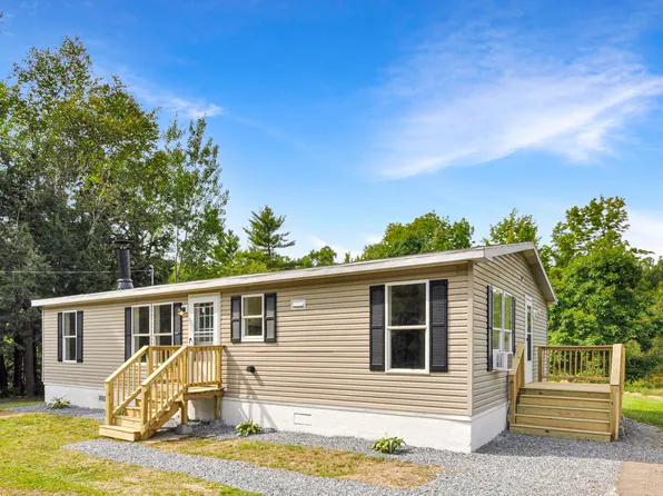 106 Upper Cross Road, Hudson, ME 04449