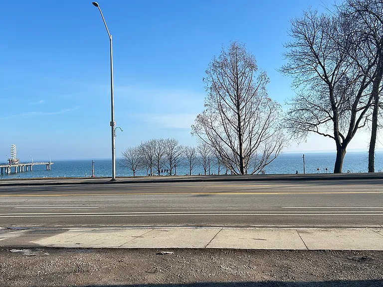 1421 Lakeshore Rd — Photo 10
