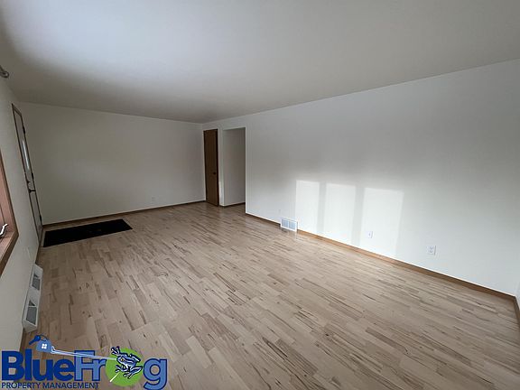 5th image of 644 Woodlawn Dr
