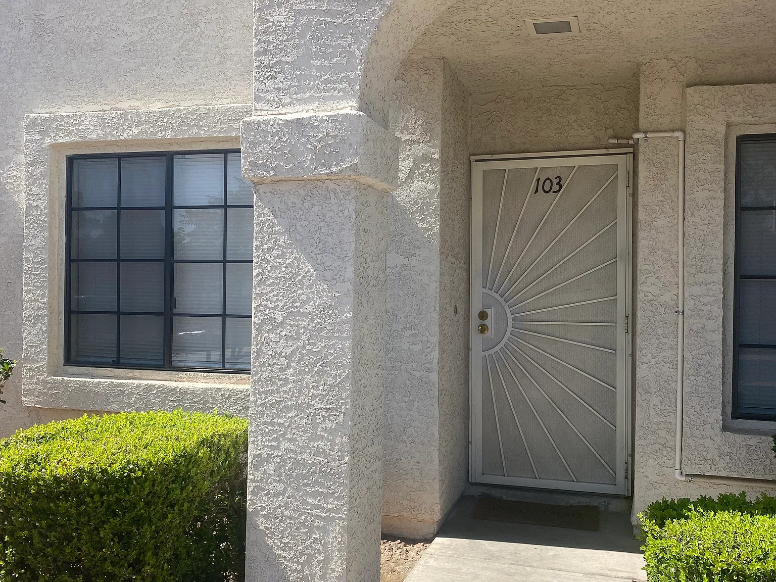 4700 Nara Vista Way — Photo 2