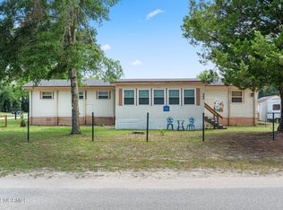 965 Charlotte Ave, Calabash, NC 28467