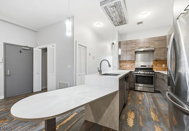 180 Spring St #304 — Photo 3