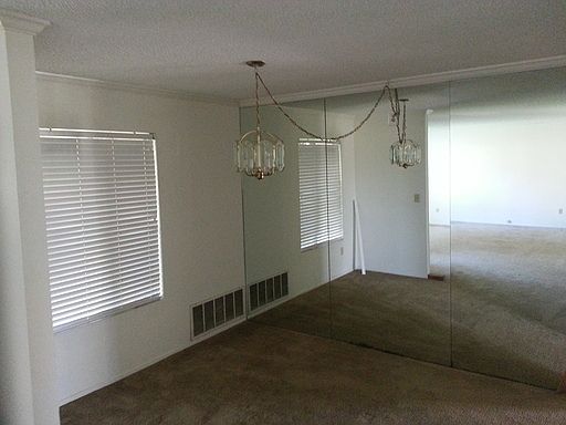 3rd image of 2475 Emerson Dr
