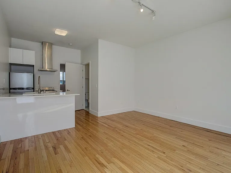 427 1/4 N Vendome St #427.25 — Photo 22