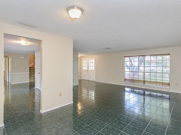 4th image of 1267 Royal Oak Dr