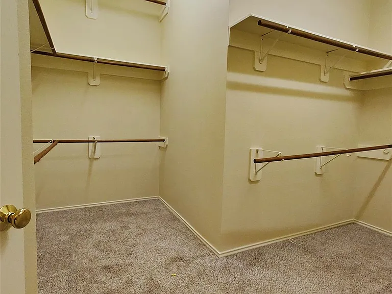 7127 Bristol Ridge Dr — Photo 21