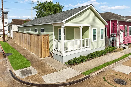 2239 Saint Andrew St Photo 1