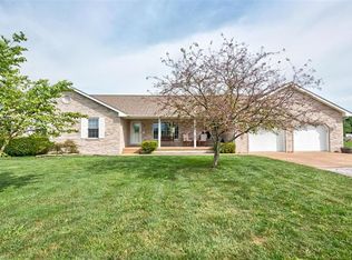 1569 Linden Ln, Trenton, IL 62293