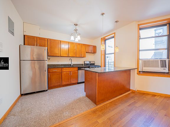 3rd image of 506 Eastern Pkwy APT C2