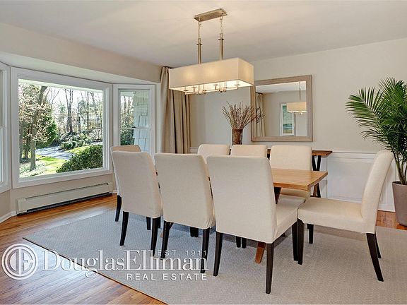5th image of 31 Woodvale Dr