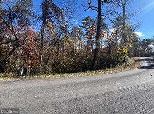 98 S Lakeview Dr, Cross Junction, VA 22625