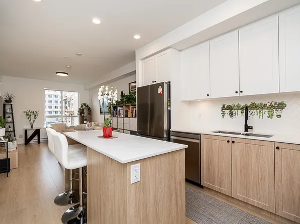 19953 76th Ave #108, Langley, BC V2Y 3V2