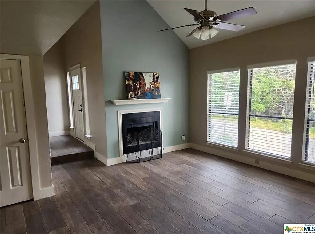4 bed, 2.0 bath, 1517 sqft, $750 — Photo 2