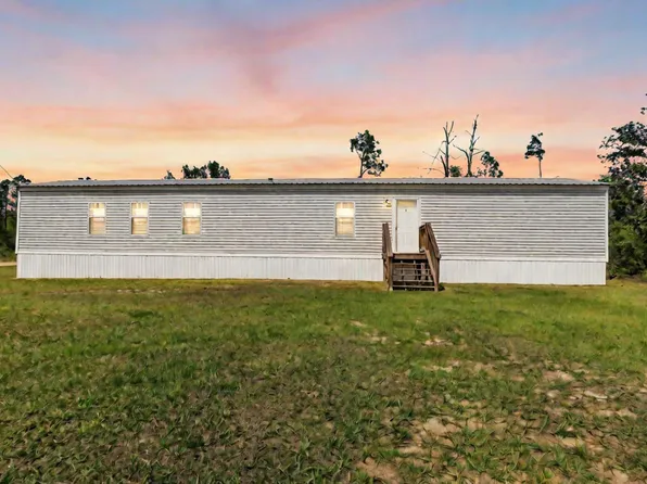 11901 Magnolia St, Fountain, FL 32438