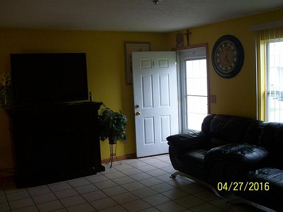 3rd image of 65689 Woodbury Dr