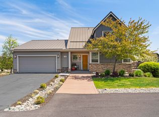 208 Parks Loop, Redmond, OR 97756