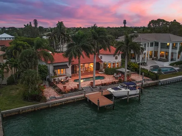443 E Royal Flamingo Dr, Sarasota, FL 34236