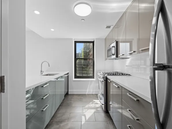 310 Clarkson Avenue image 6 of 26