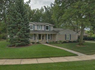 12000 Trailwood Rd, Plymouth, MI 48170
