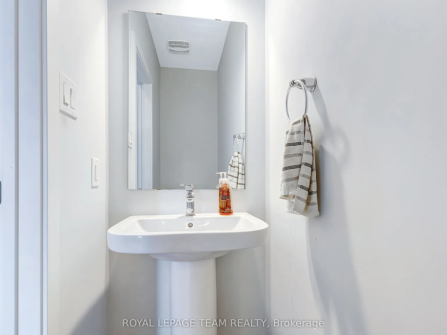 3 bed, $2,800 — Photo 2