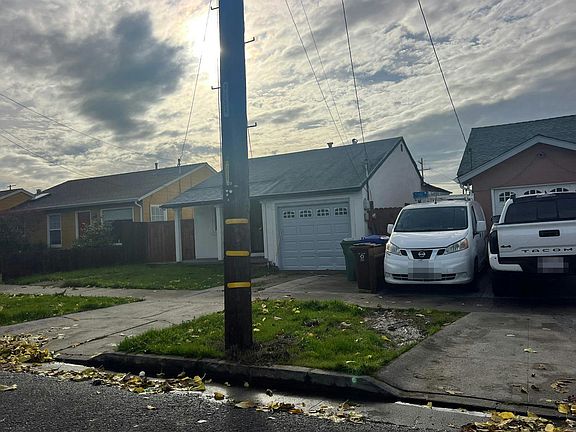 2nd image of 3256 Andrade Ave