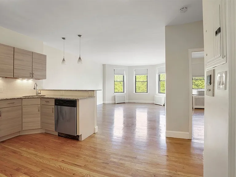 228 Commonwealth Ave #7 — Photo 11