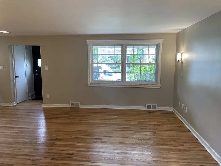 1332 Hawthorne St — Photo 5
