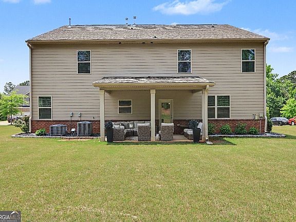 5th image of 8033 Louis Dr