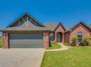 12137 SW 17th St, Yukon, OK 73099