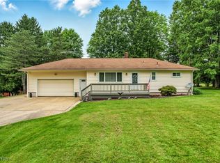 14860 Stoltz Rd, Diamond, OH 44412