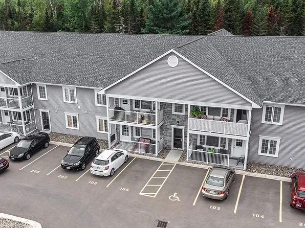 52 Brown Blvd #202, Fredericton, NB E3A 0L8
