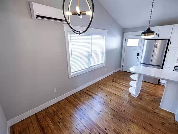 5th image of 460 24th St N Unit B