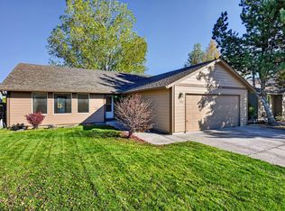 1856 NE 8th St, Redmond, OR 97756