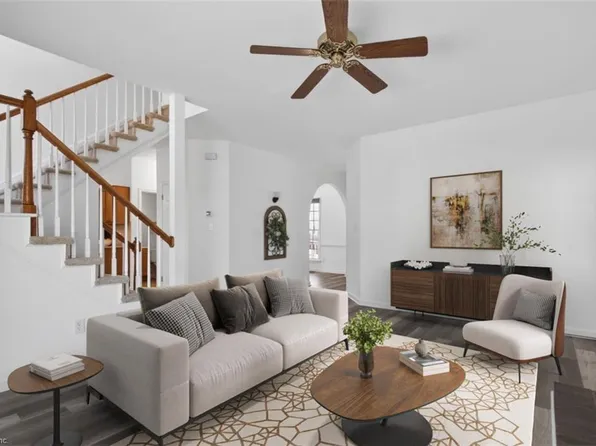 900 Cedarwood Trce, Chesapeake, VA 23322