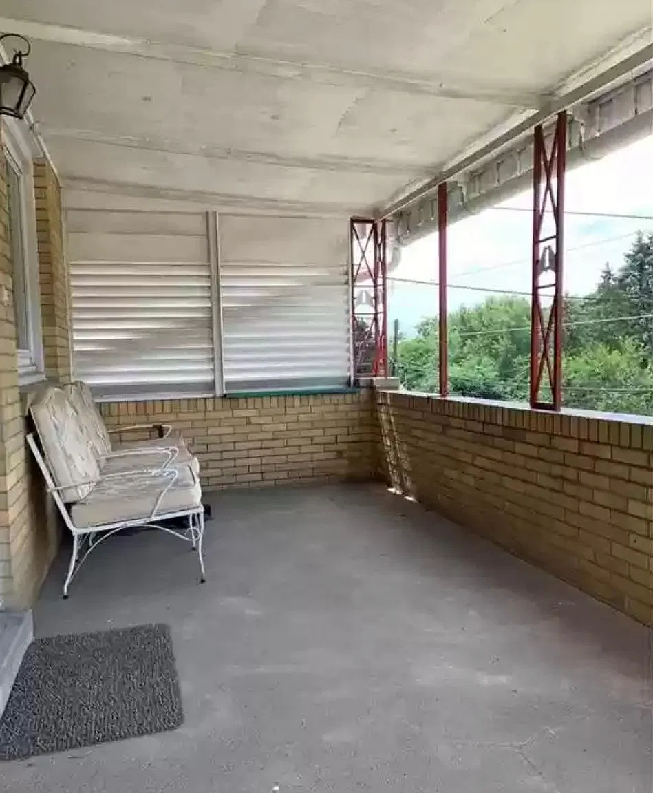 2 bed, 1200 sqft, $1,500 — Photo 2