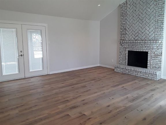 4th image of 1413 White Way