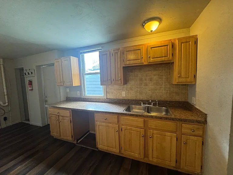 51 S Queen St #1 — Photo 45