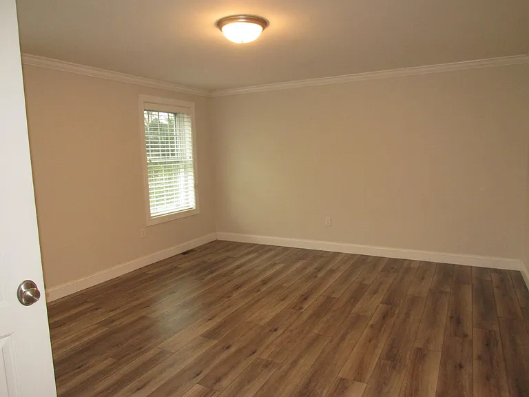 19 Riverside Dr — Photo 15