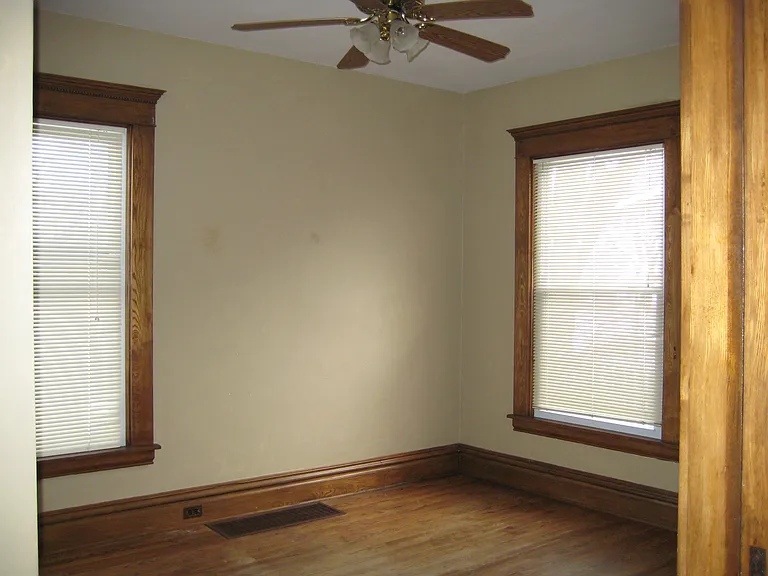 800 Crescent St NE — Photo 12