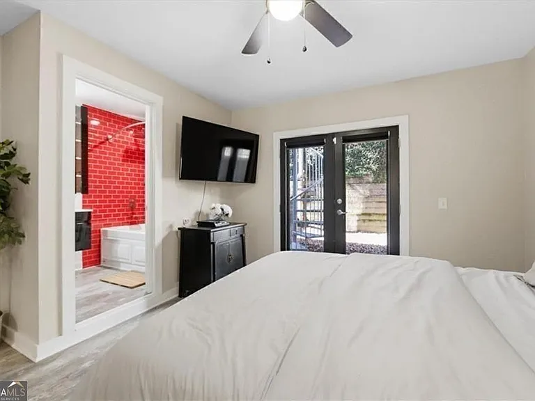 1250 Breuer Mews NW — Photo 21