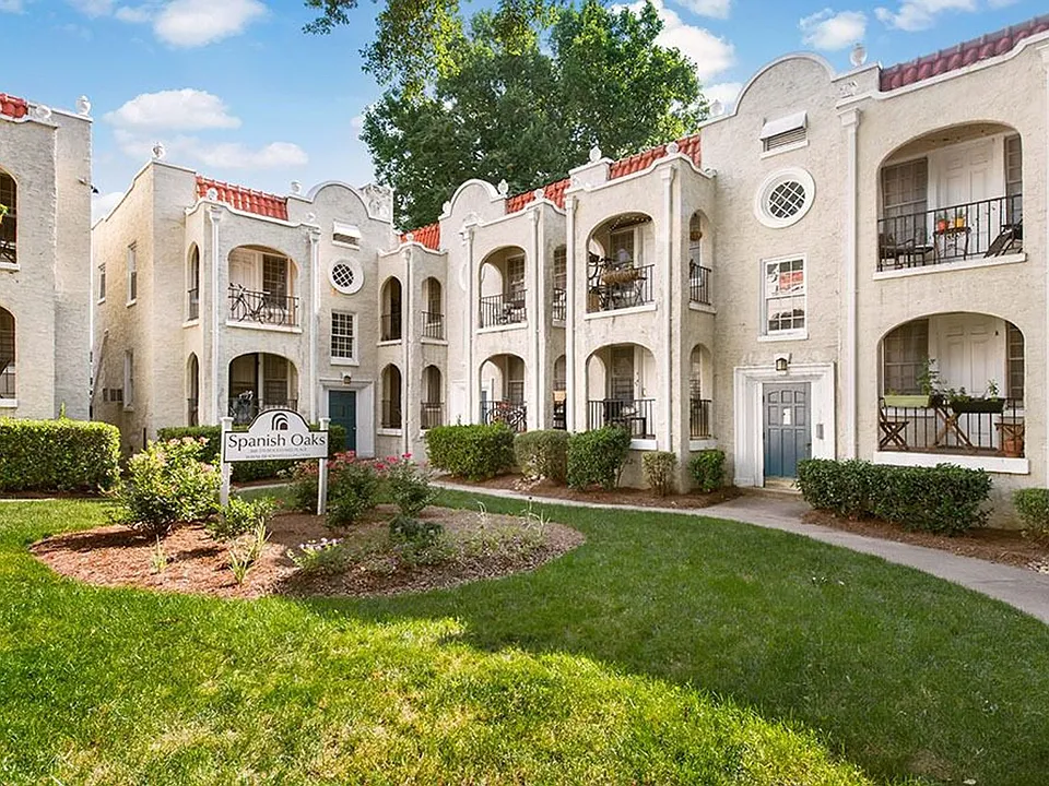 Spanish Oaks Apartment